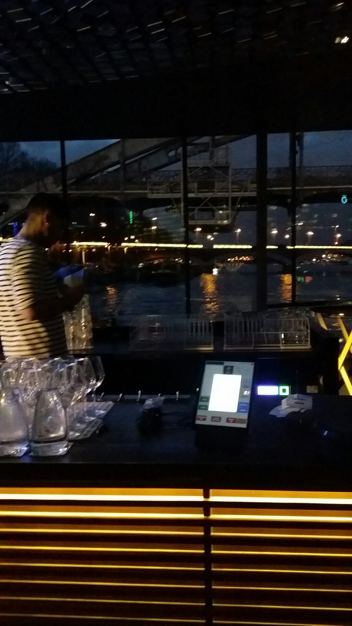 LE BAR DU OFF