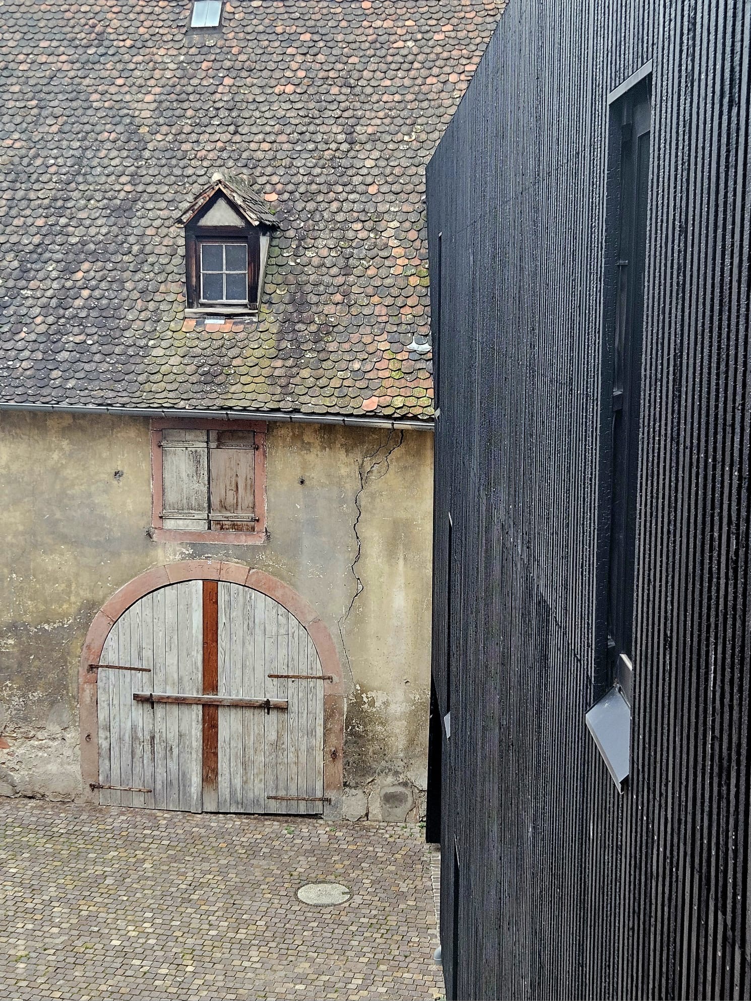L'annexe et la cour