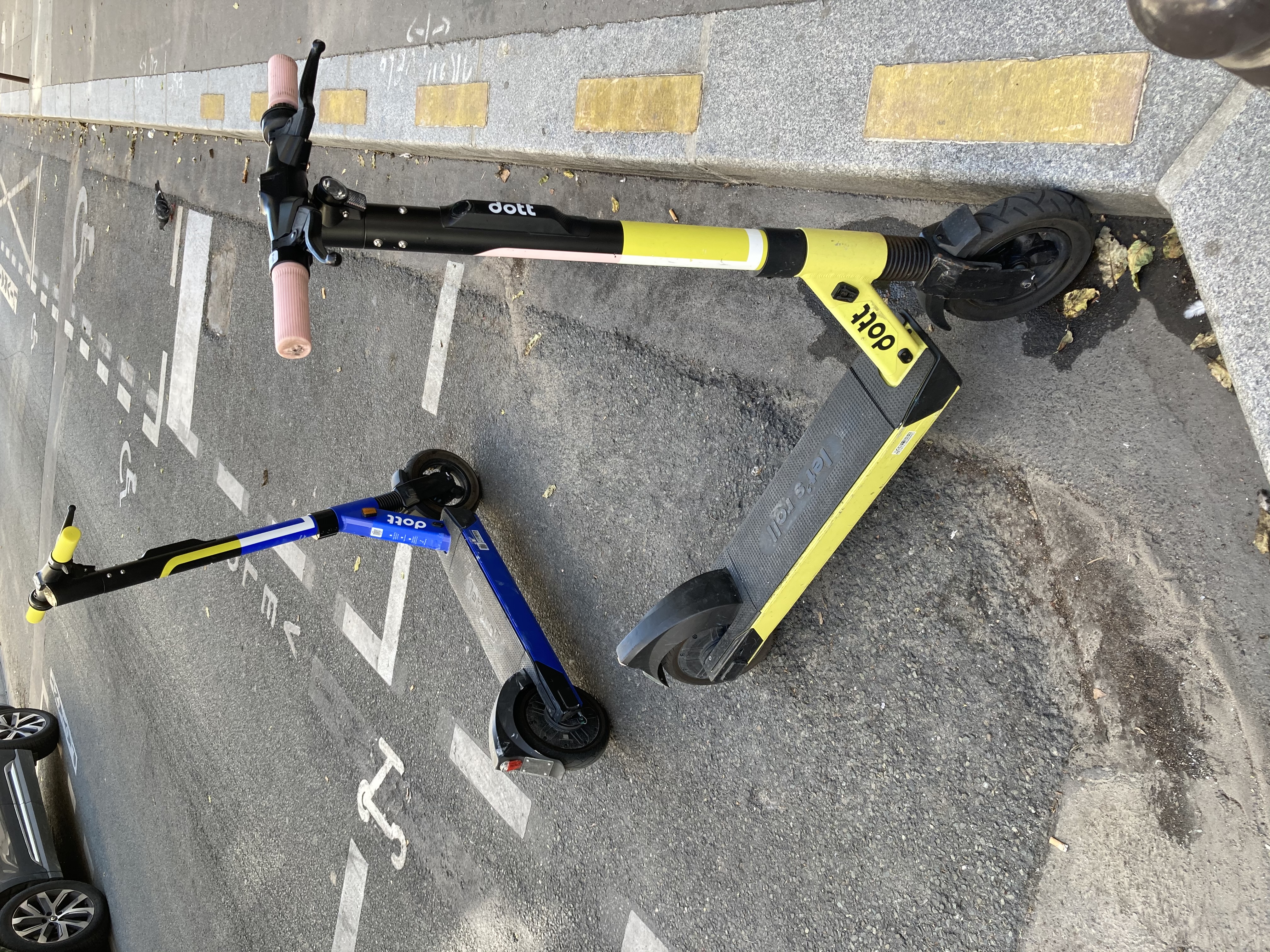 trottinette car park