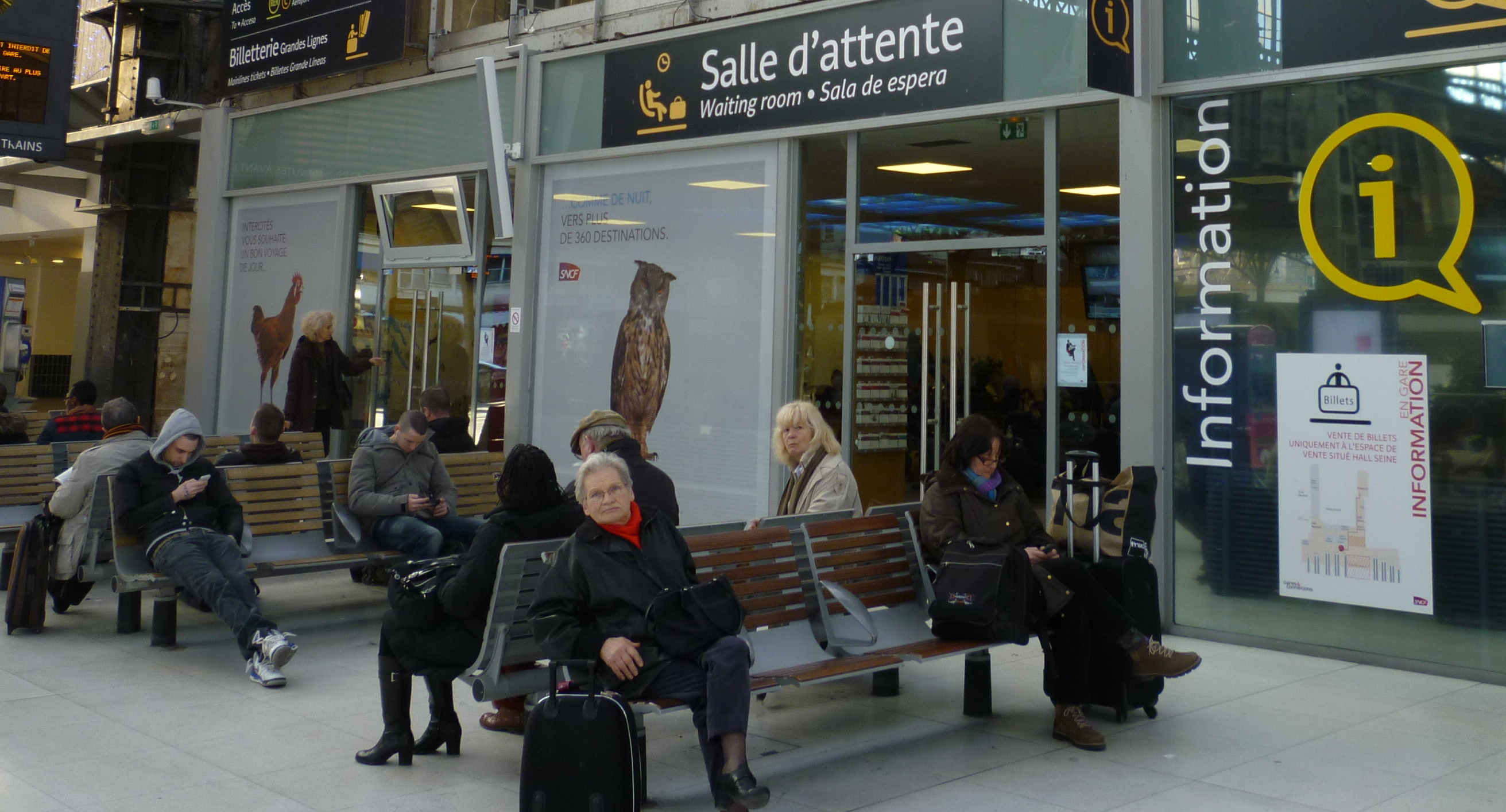 Attente en gare