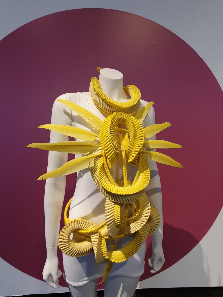 Jaune tel un bijoux
