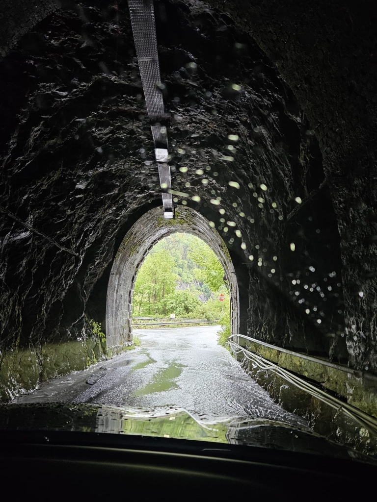 Tunnel creusé ans le marbre