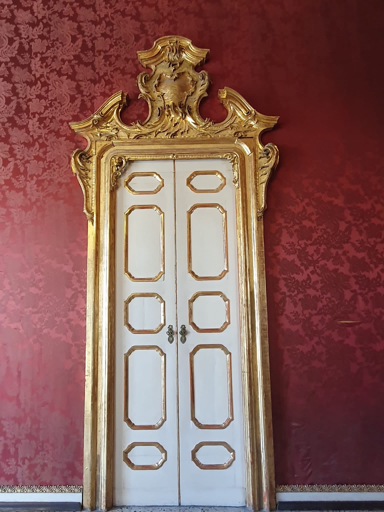 En tenture murale dans un Palais