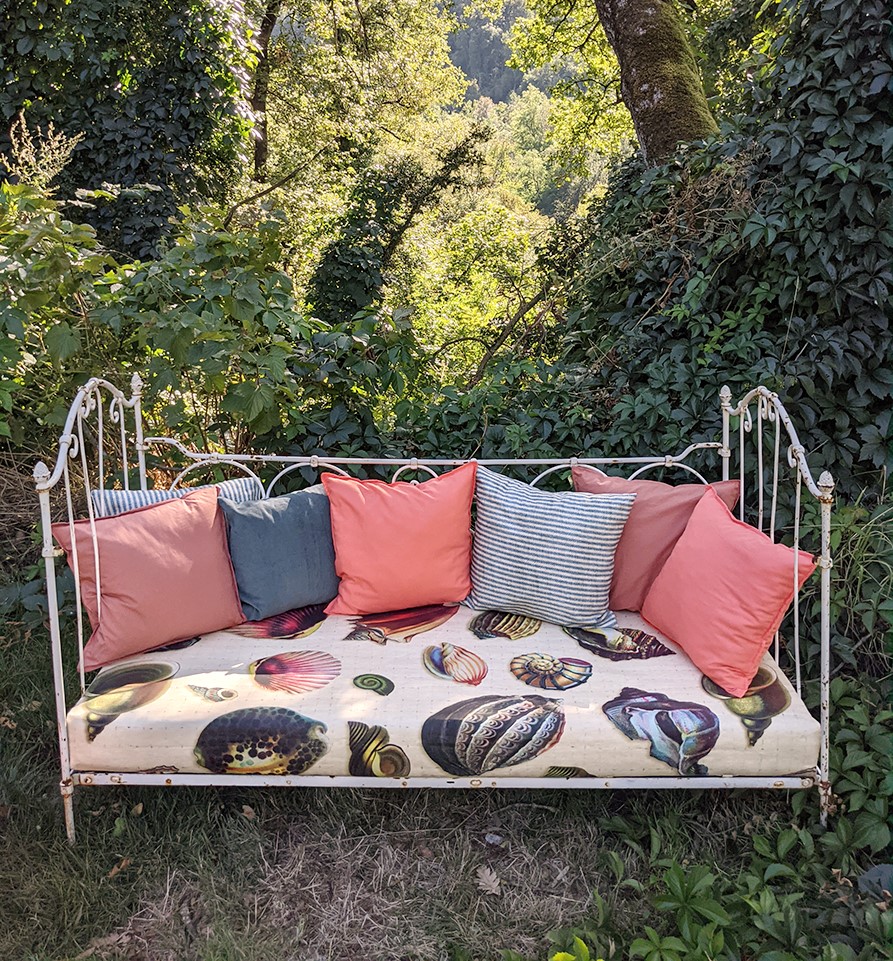 Divan coquillage